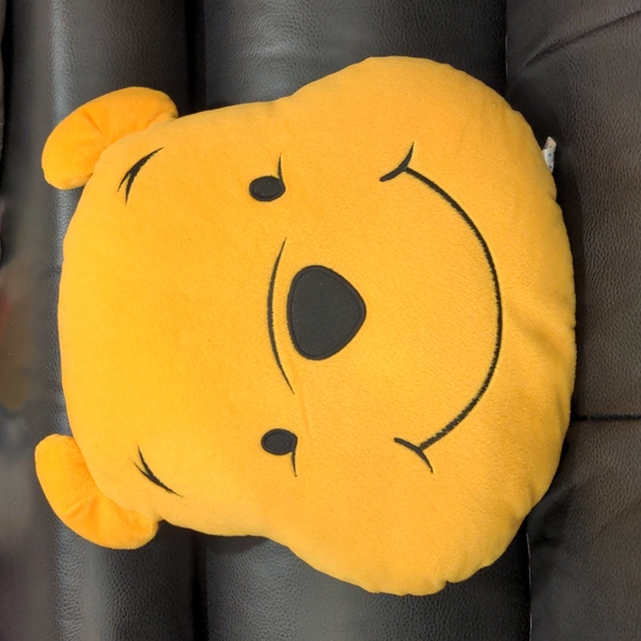 😍Winnie the Pooh 16" cushion - Picture 1 of 6